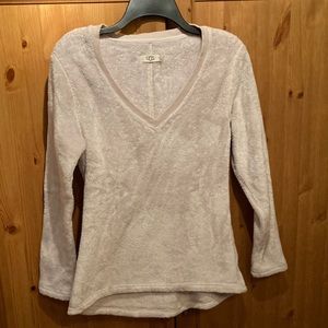 $15 UGG sweater sz S